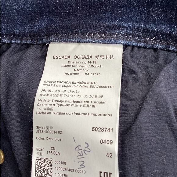 ESCADA Dark Blue  Foral  Embroidered Designer Denim Jeans Size 42 - Picture 6 of 6